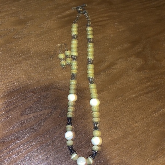 Green & Silver Stone Necklace & Earring Set Light Green Agate Like Beads - Picture 7 of 9